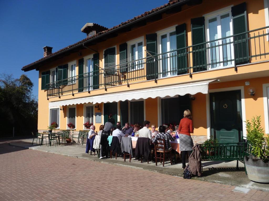 Agriturismo Cascina Vrona Villa Monteu Roero Eksteriør billede