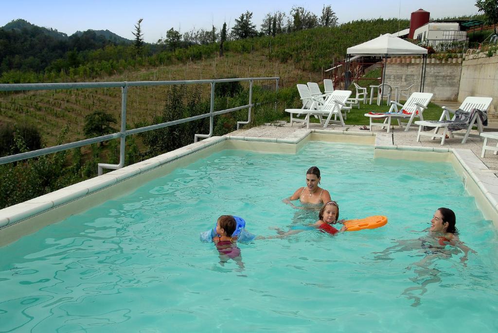 Agriturismo Cascina Vrona Villa Monteu Roero Eksteriør billede